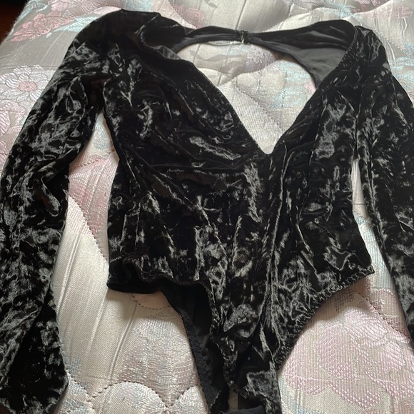 Victoria’s Secret Velvet Bodysuit NWOT - Picture 7 of 8